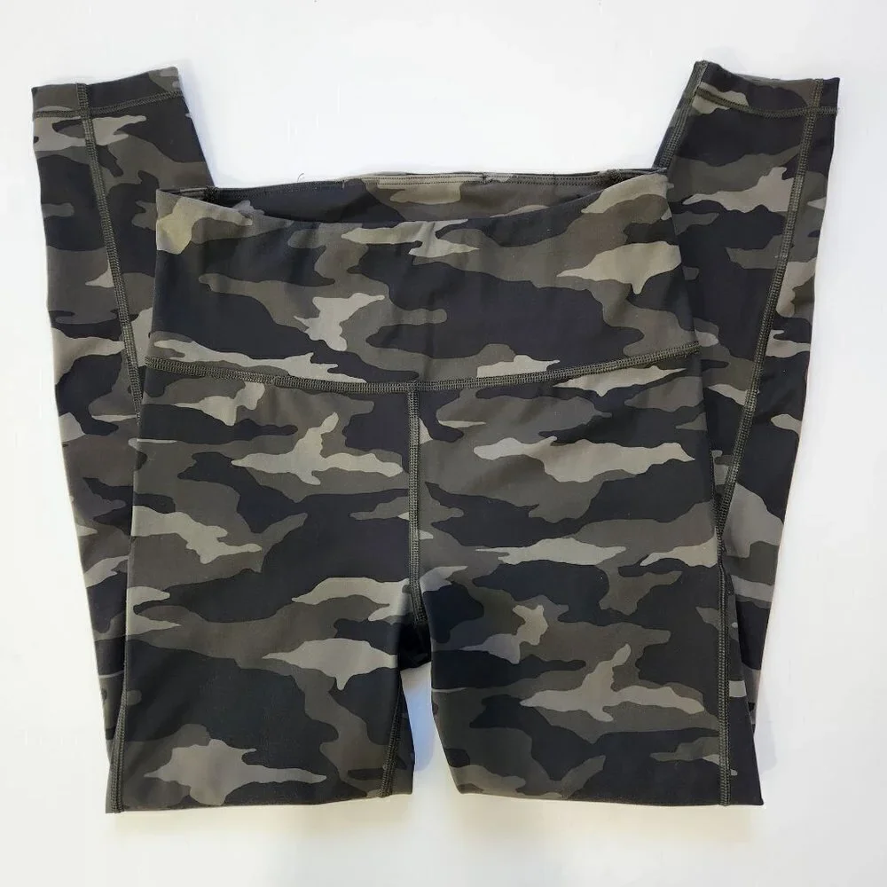 Athleta Ultimate‎ 7/8 Tight Size XS Green Camo 531773 Athleisure Training